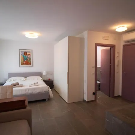 Bed Adelaide Pensión 4*